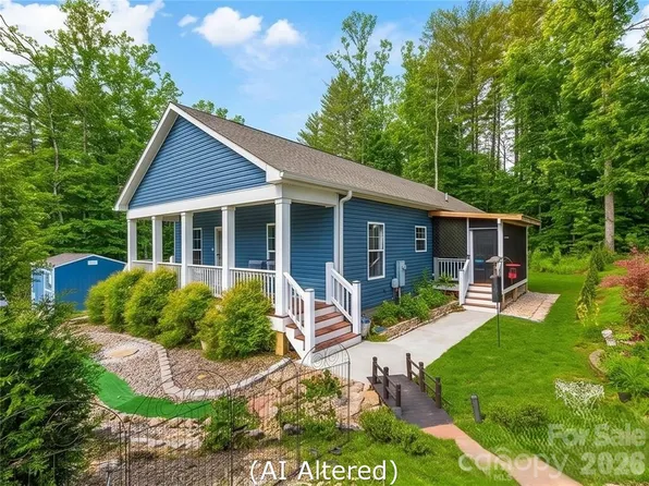 83 Moss Hill Dr, Hendersonville, NC 28792