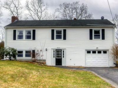 7 Colonial Rd, Medway, MA, 02053
