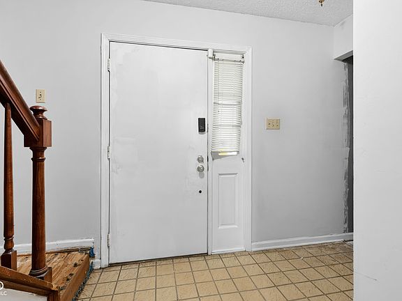 3rd image of 3333 Acacia Dr