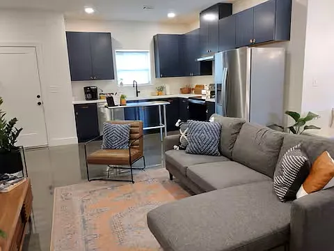 1900 Cambridge Village Dr