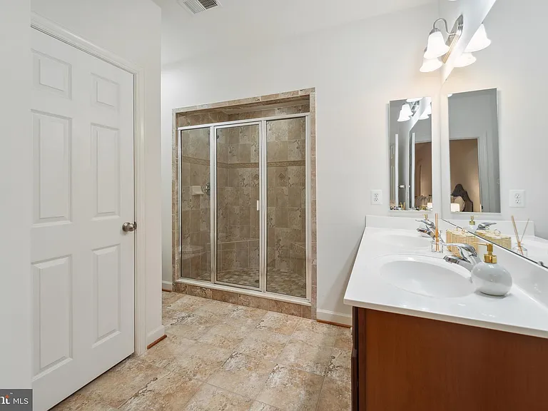 5722 Callcott Way #A — Photo 27