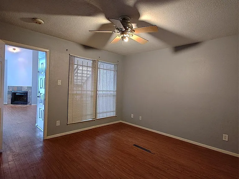 10855 Meadowglen Ln #928 — Photo 13