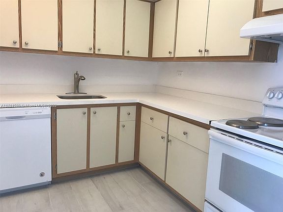 5th image of 1740 NW North River Dr APT 520
