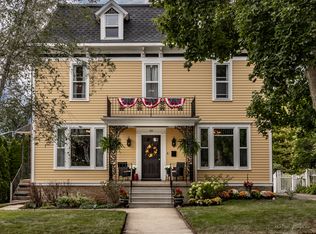 24 Rugby Pl, Elgin, IL 60120