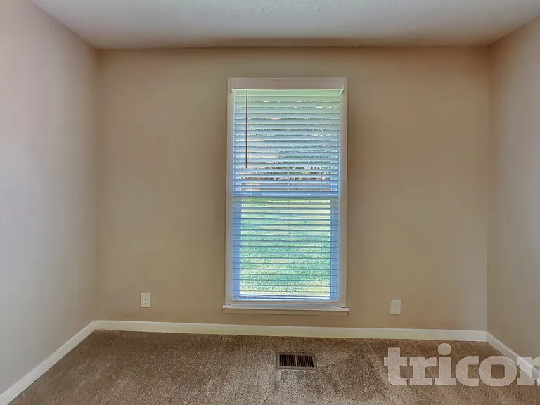 1706 Deerrun Rd — Photo 10