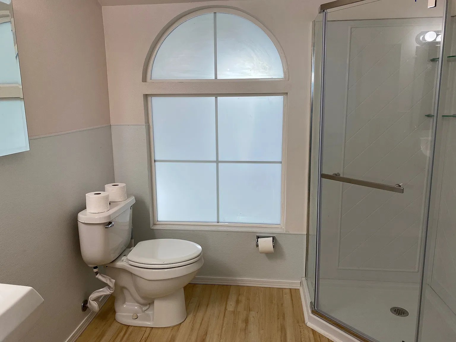 3 bed, 850 sqft, $1,350 — Photo 3