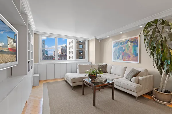 Sold by HomeDax Real Estate | media 14