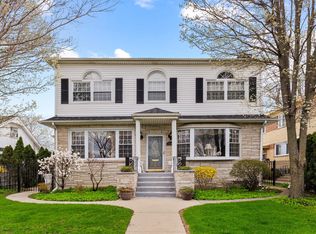 1533 McDaniel Ave, Evanston, IL 60201