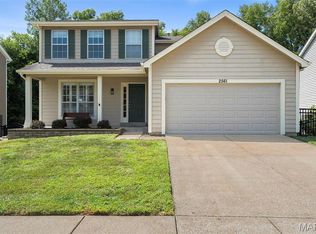2561 Hidden Meadow Ln, Ballwin, MO 63021