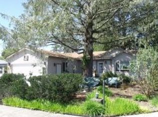219 Lakeland Dr, Lakeside, OR 97449