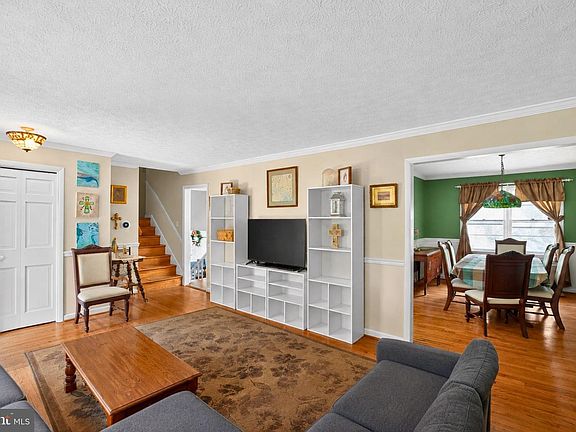 5th image of 23146 Esperanza Dr