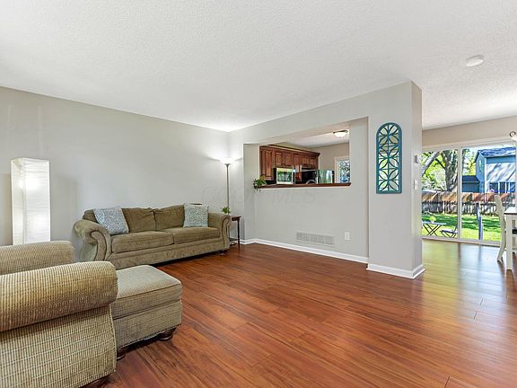 5th image of 5976 Kingslake Dr