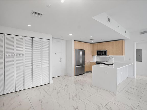 3rd image of 2000 Metropica Way APT 1506