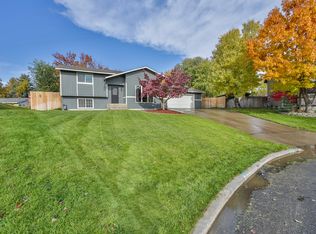 727 E Fort Henry Ct, Spokane, WA 99208
