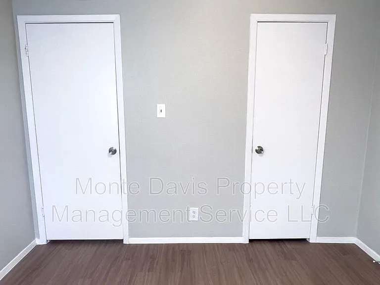 8907 Parkfield Dr #101 — Photo 12