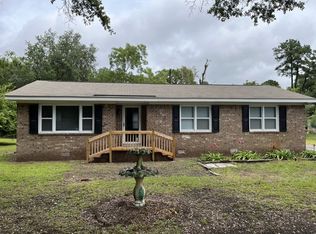 22 Pine Grove Rd, Beaufort, SC 29906