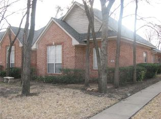 712 Oak Creek Ct, Ennis, TX 75119