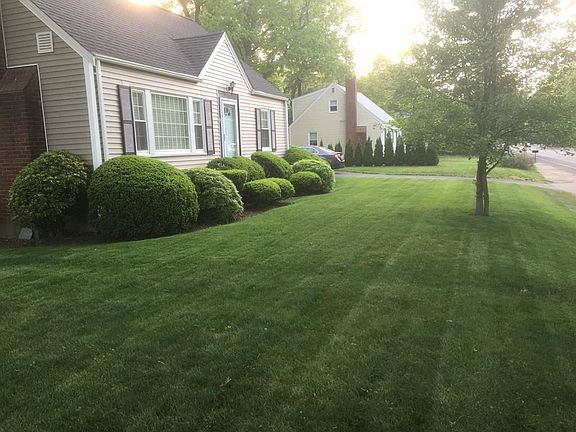 4th image of 19 Oak St