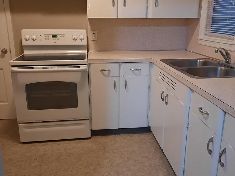 1339 Highland Dr — Photo 9