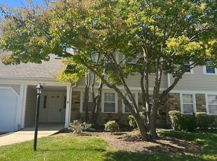 20 Ashburn Ct Unit W1, Schaumburg, IL 60193