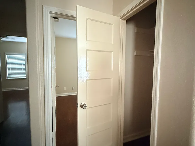 45 Central Park Dr — Photo 14