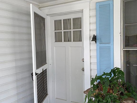 2nd image of 2034 Diana Dr