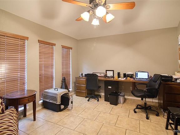 3rd image of 211 Marigold Ave