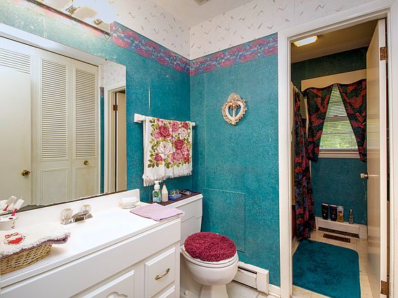 4th image of 222 Circle Dr