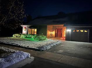 616 Ridgeview Dr, Onalaska, WI 54650