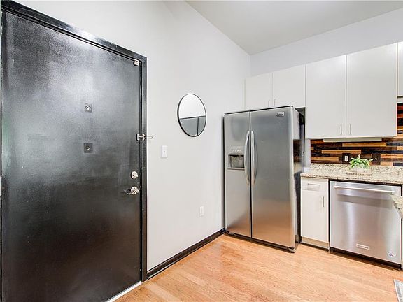 2nd image of 5300 Peachtree Rd Unit 502