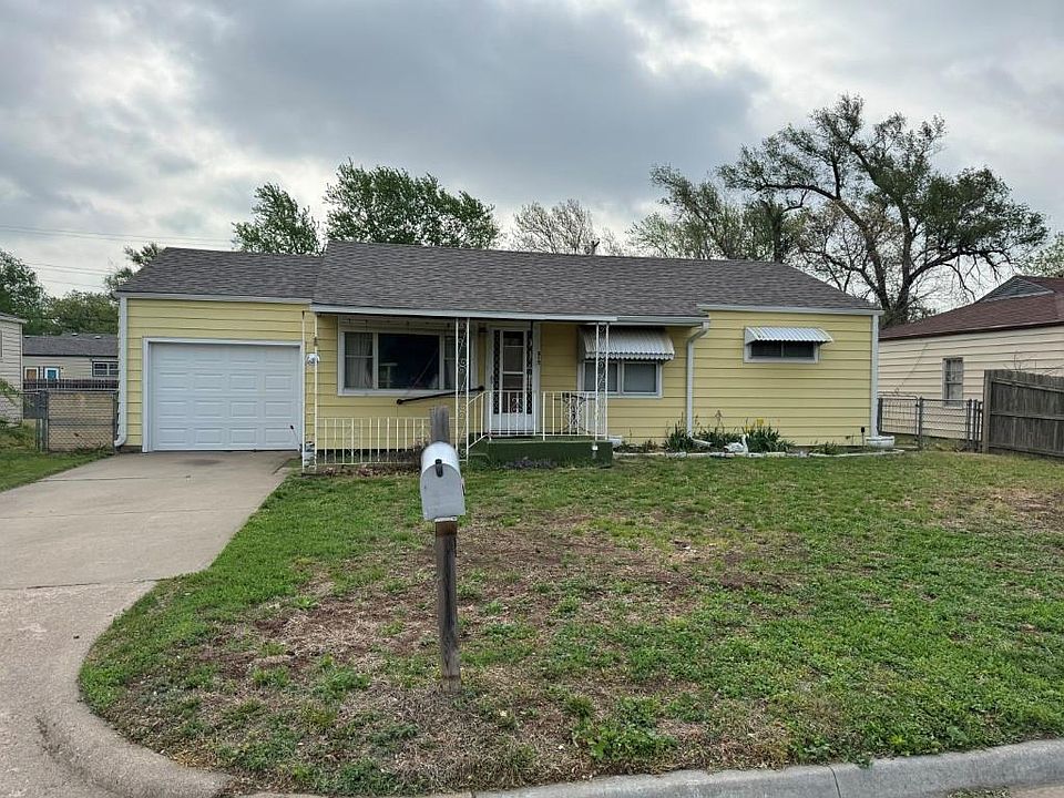 1st image of 815 Windsor Dr