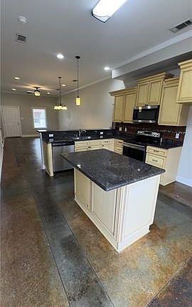 5th image of 12334 Village Dr