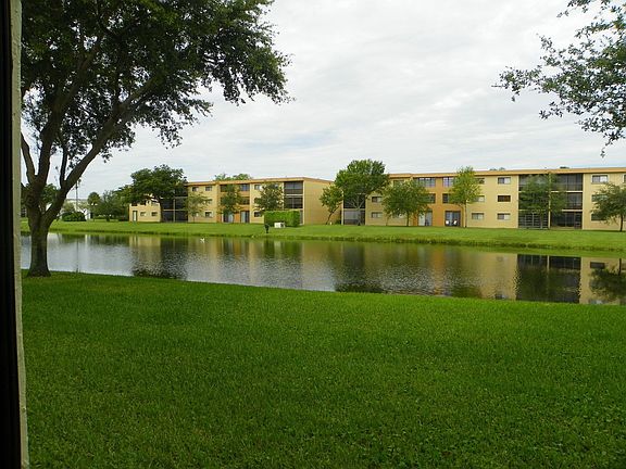 2nd image of 5550 Witney Dr APT 112