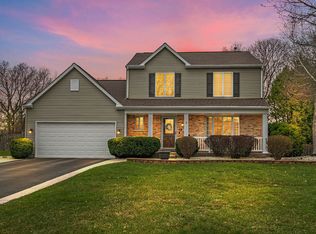 200 Lake Dr S, Algonquin, IL 60102