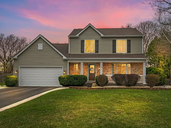 200 Lake Dr S, Algonquin, IL 60102