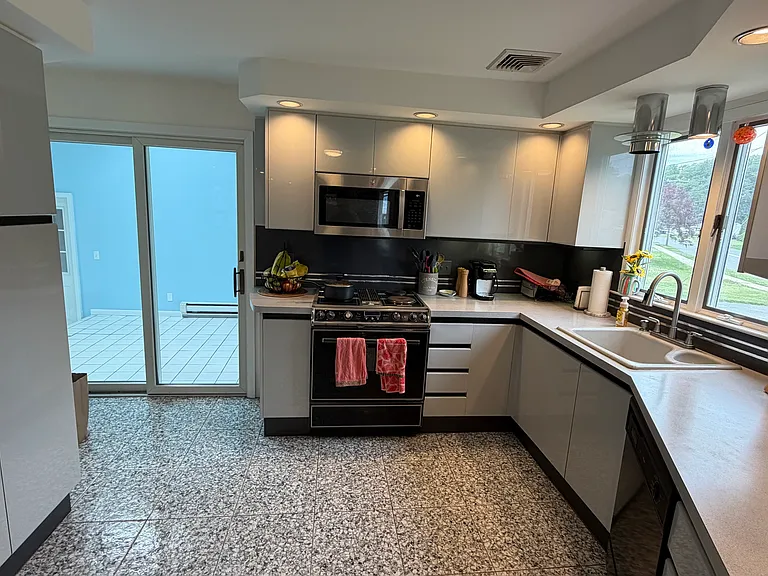 219 Sun Valley Dr — Photo 10