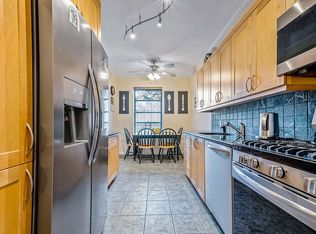 37 Brompton Rd #F22, Great Neck, NY 11021