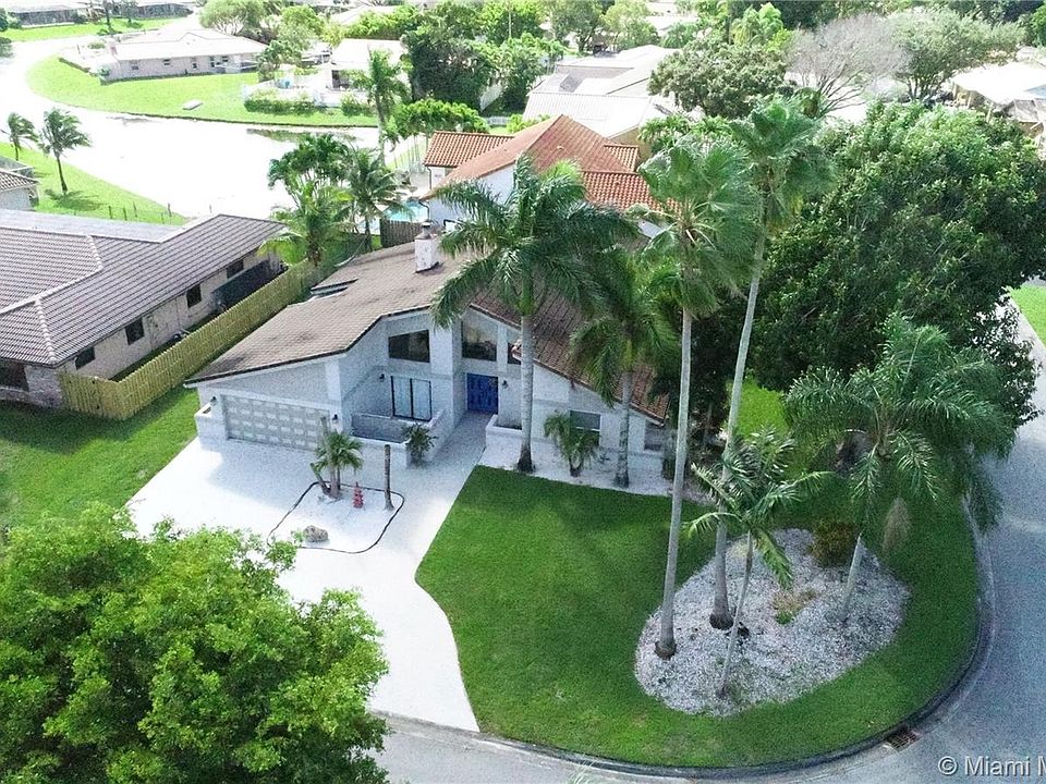 1st image of 680 NW 111th Way