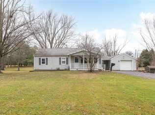 11196 W Pine Lake Rd, Salem, OH 44460
