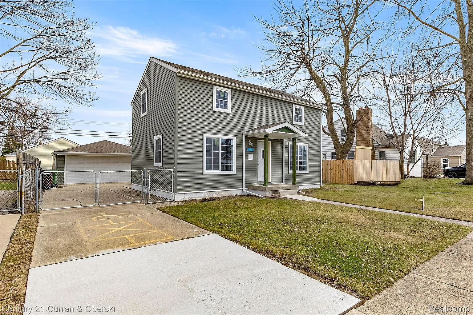 3 bed, 1250 sqft, $2,200 — Photo 4