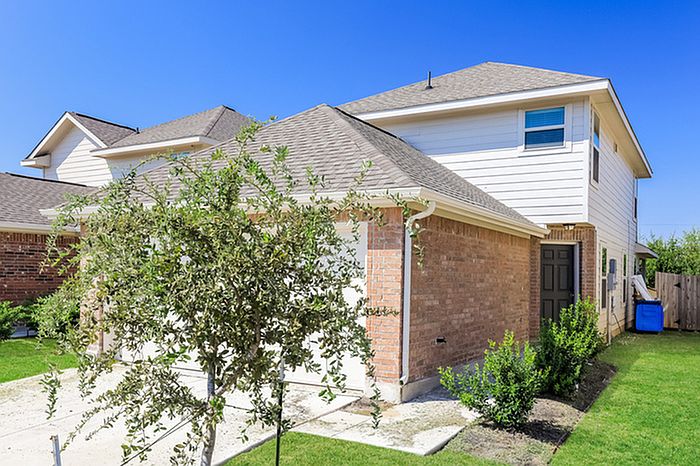 2nd image of 10435 Clearwater Way