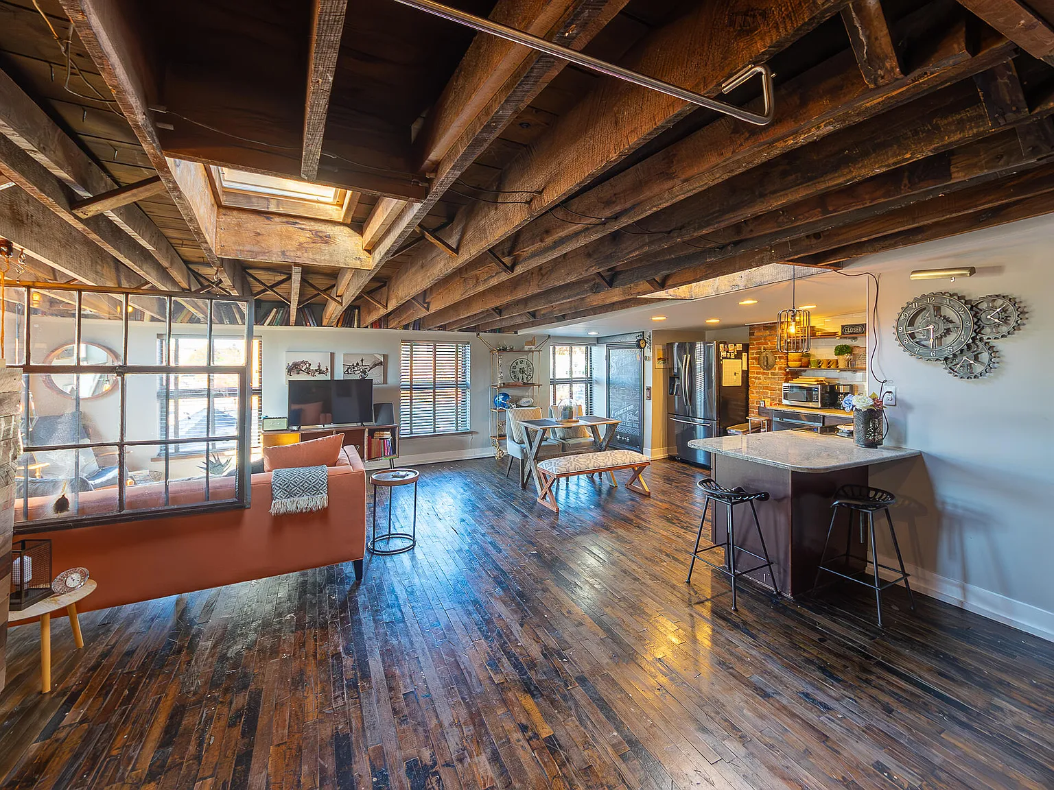 1 bed, 1.0 bath, 700 sqft, $3,500 — Photo 2