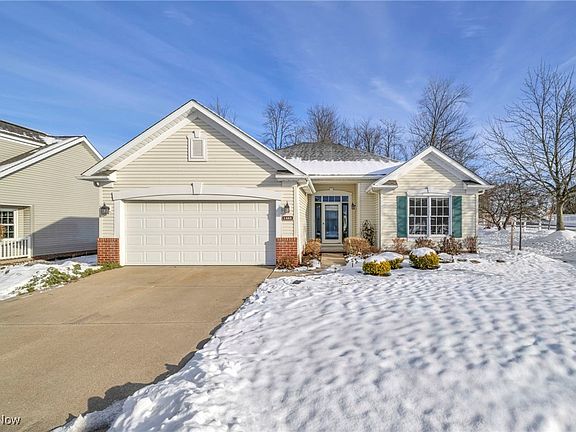 3rd image of 1485 Golden Ln
