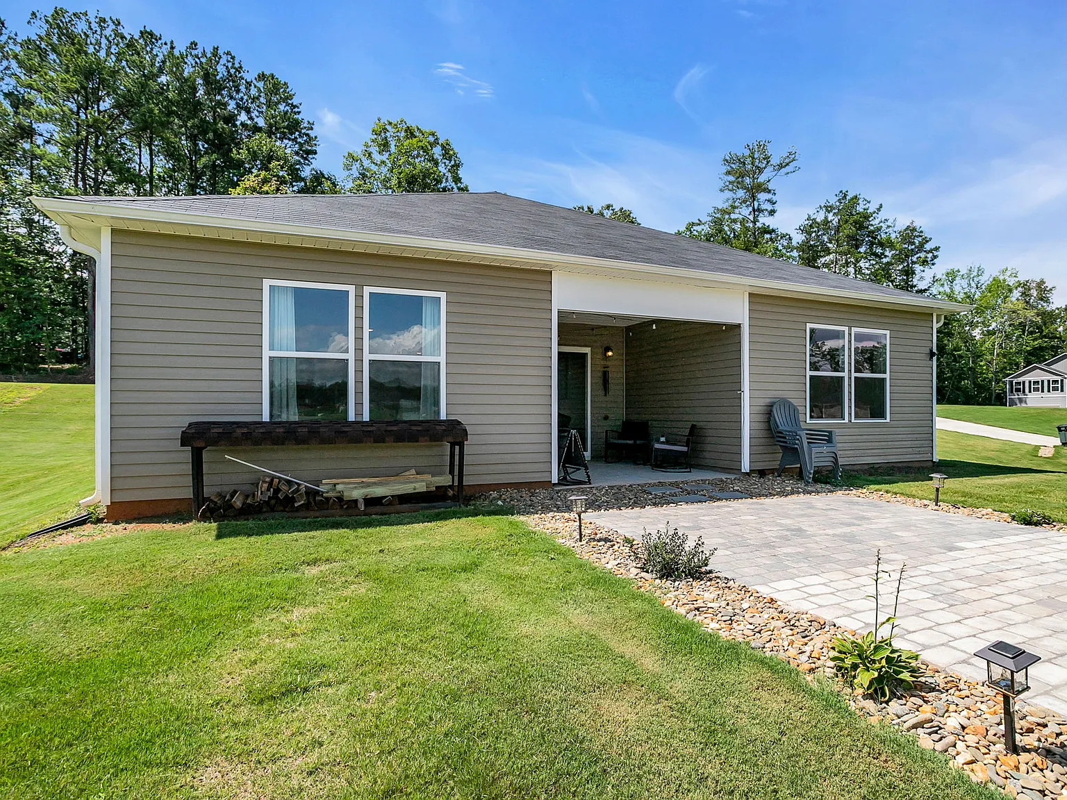 4 bed, 1773 sqft, $2,140 — Photo 4