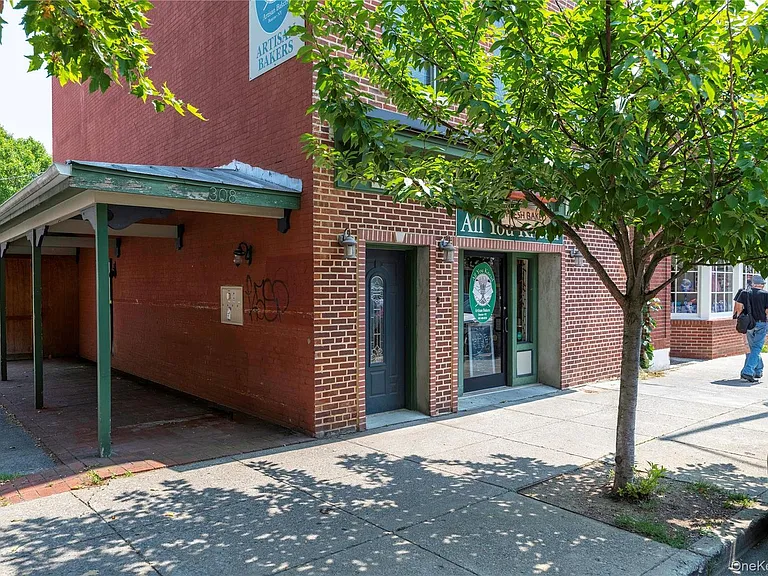 308 Main St #2 — Photo 18
