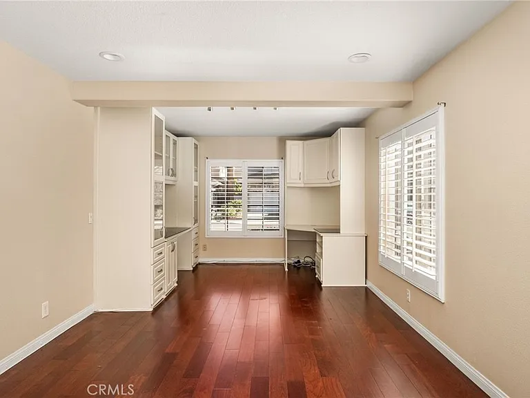4867 Tremezzo Dr — Photo 23