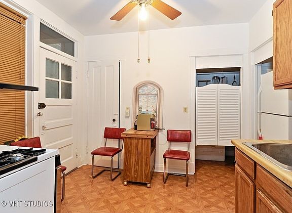 5th image of 1205 W Jarvis Ave #1