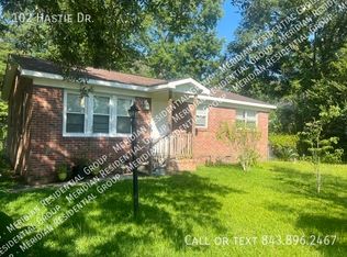102 Hastie Dr, Goose Creek, SC 29445