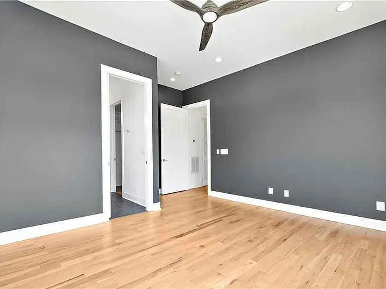 669 E Ave NE #A — Photo 16