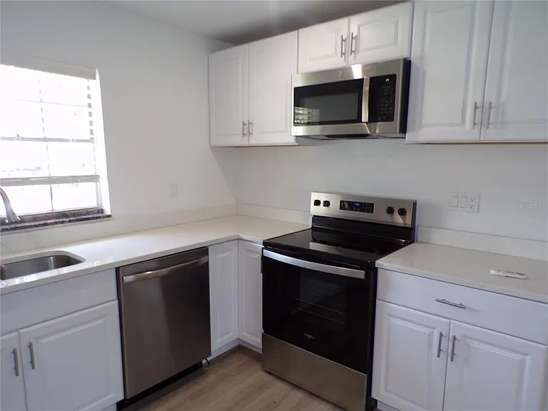 421 Orchid Dr — Photo 7